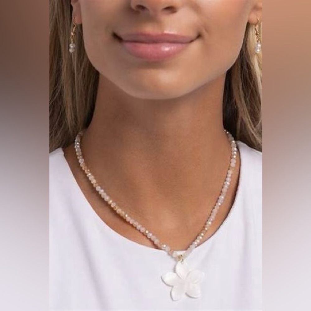Elegant Bead Necklace with Flower Pendant